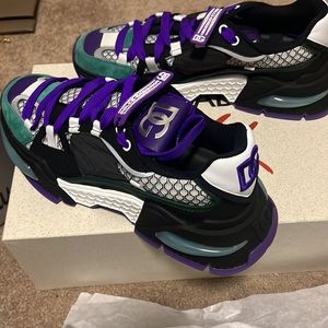 Men’s size 43 dolce & Gabbana sneakers.